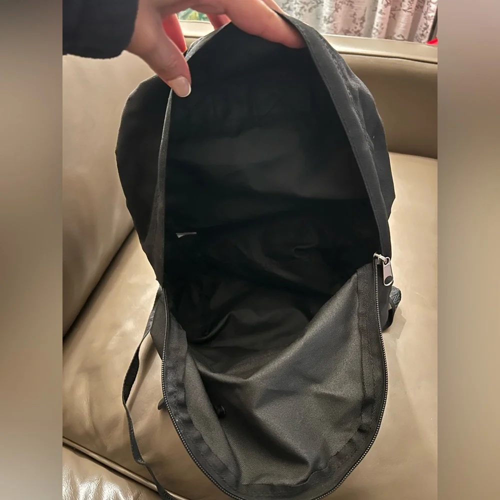 PINK 💕Victoria's Secret Black 🖤Small Backpack w/Logo & Exclusive Pins Details - Picture 13 of 16
